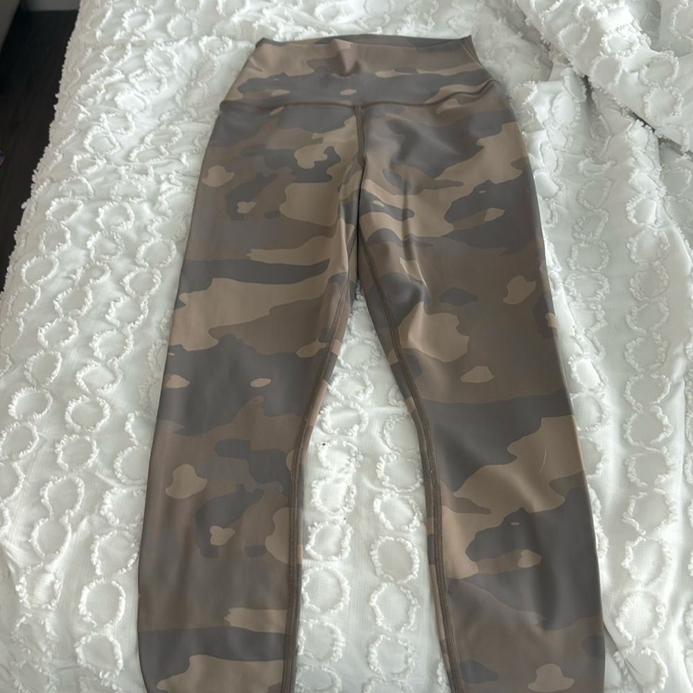 Alo camo leggings